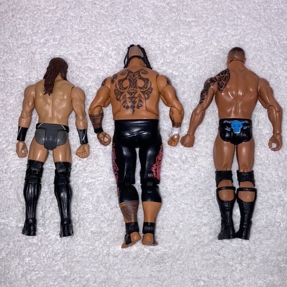 2011 WWE wrestling figures Samoa, The Rock and Neville - Picture 3 of 6